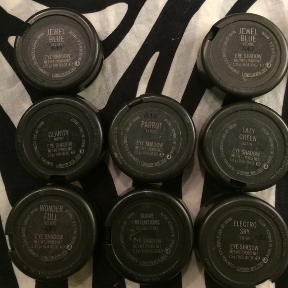 Mac limited eyeshadows - Picture 3 of 3