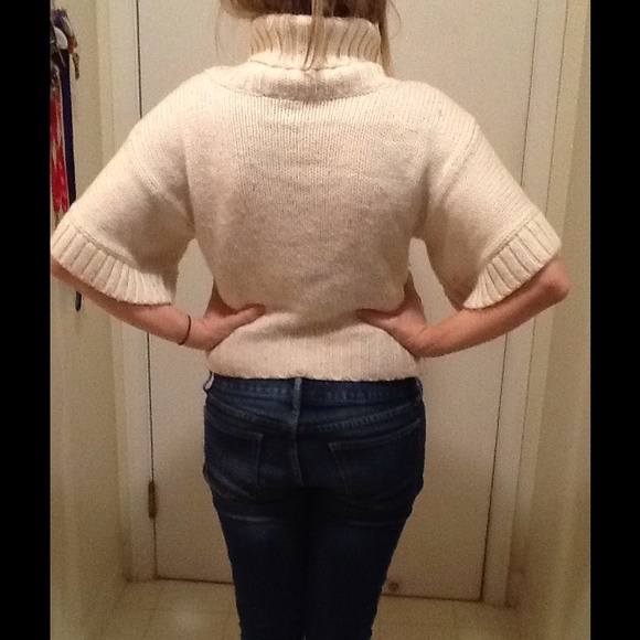 Cozy cable knit sweater. - Picture 4 of 4
