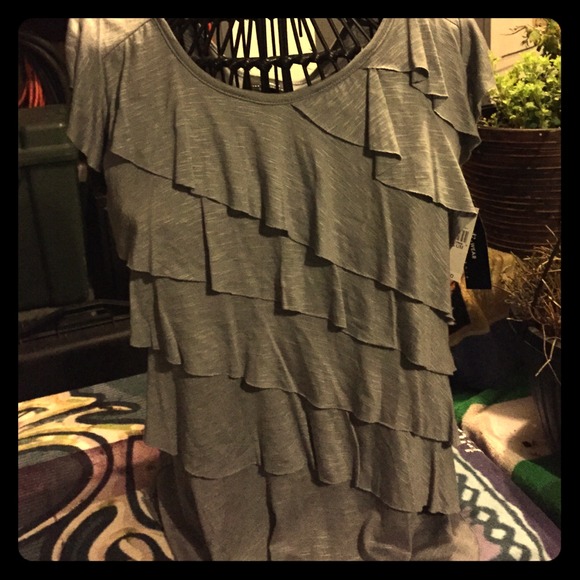 🌟🌟NWT GREY TOP🌟🌟
