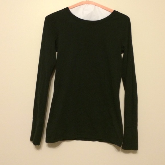 Black Long-Sleeved Tee - Picture 2 of 2
