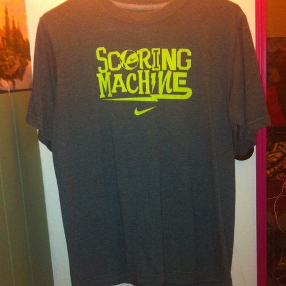 Short sleeve nike shirt - Picture 1 of 1