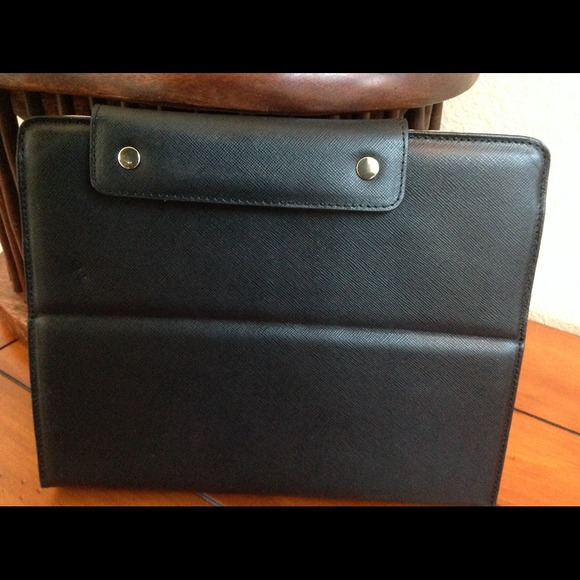 ⬇2X️💥HP💥NWT! "TORY BURCH" LEATHER iPAD CASE! - Picture 3 of 4