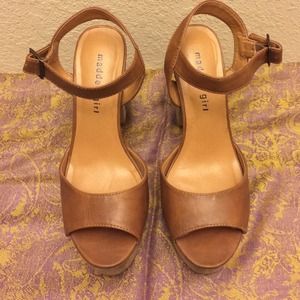 🌟Madden Girl tan platform heels