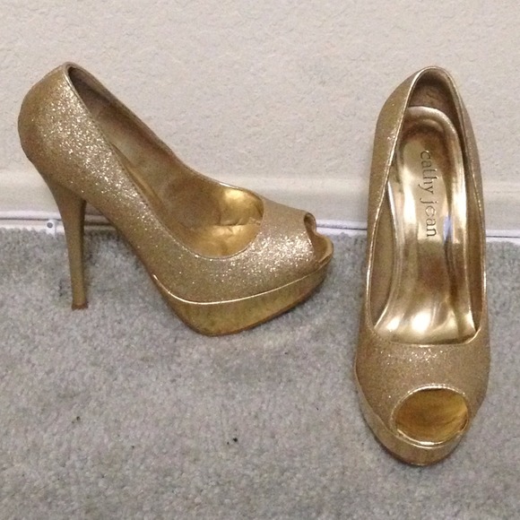Cathy Jean Gold Peep Toe Stilettos