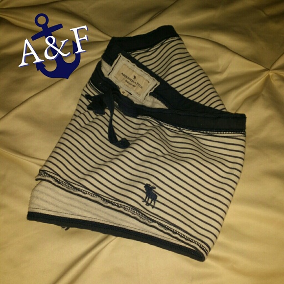 Abercrombie & Fitch cotton shorts.