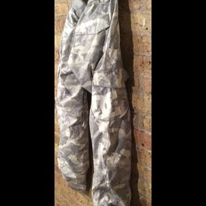 DC Snowboarding Pants Grey White Camo Pattern