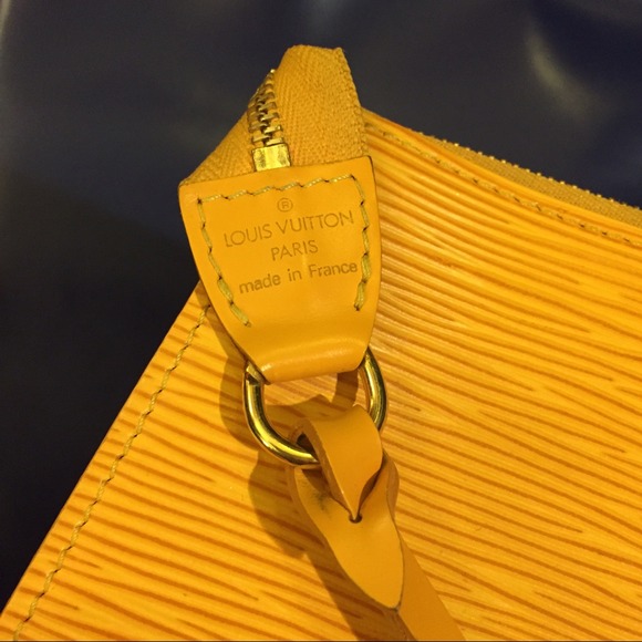 SOLD - Louis Vuitton Yellow Epi Pochette - Picture 3 of 4