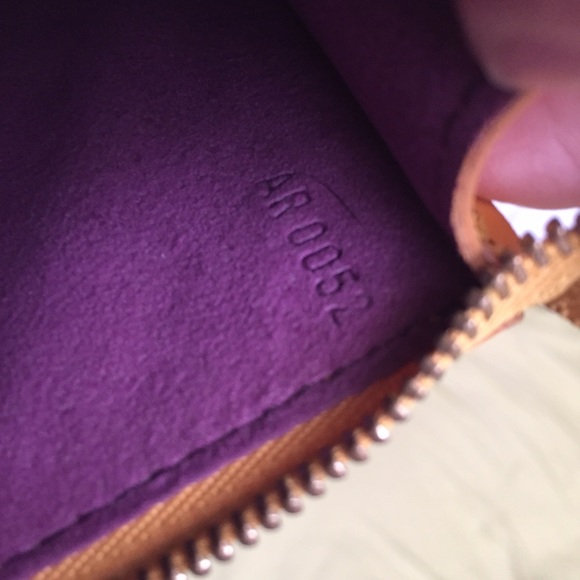 SOLD - Louis Vuitton Yellow Epi Pochette - Picture 4 of 4