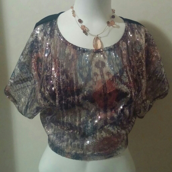 Sequins Crop Top - Picture 1 of 3