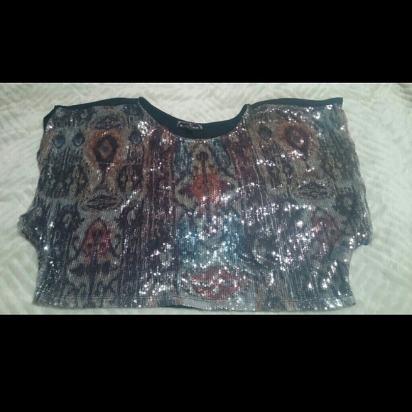 Sequins Crop Top - Picture 2 of 3