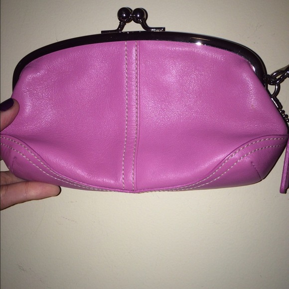 Coach Clutch - Picture 2 of 3