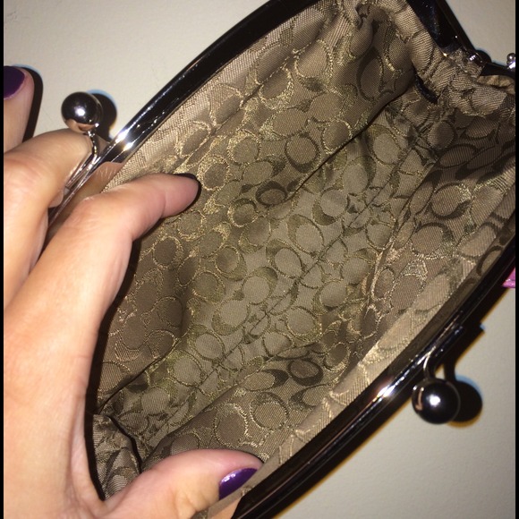 Coach Clutch - Picture 3 of 3