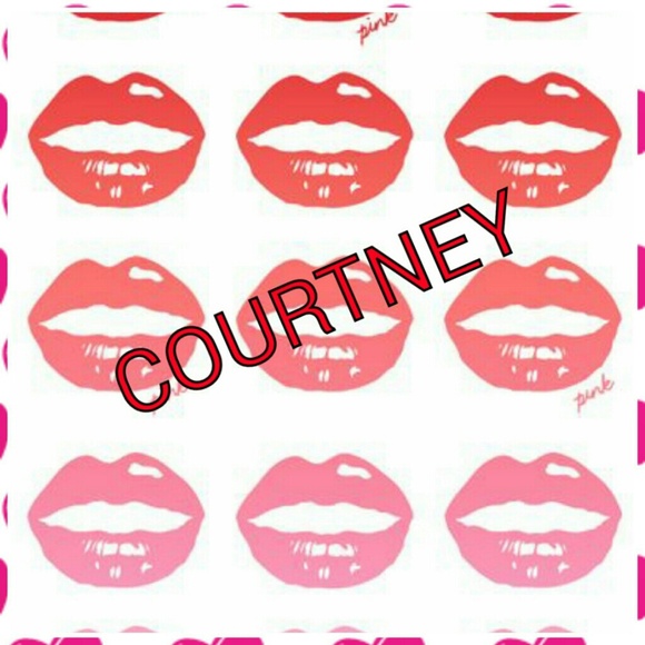Courtney kisses big red Lips