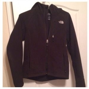 🚫SOLD🚫 Gently used North Face Windwall jacket