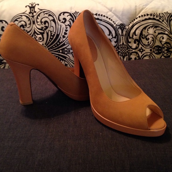 Camel peep toe pumps