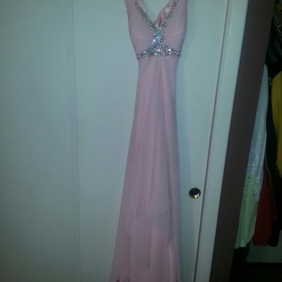 Faviana Size 6 Baby Pink Gown with Gorgeous beads