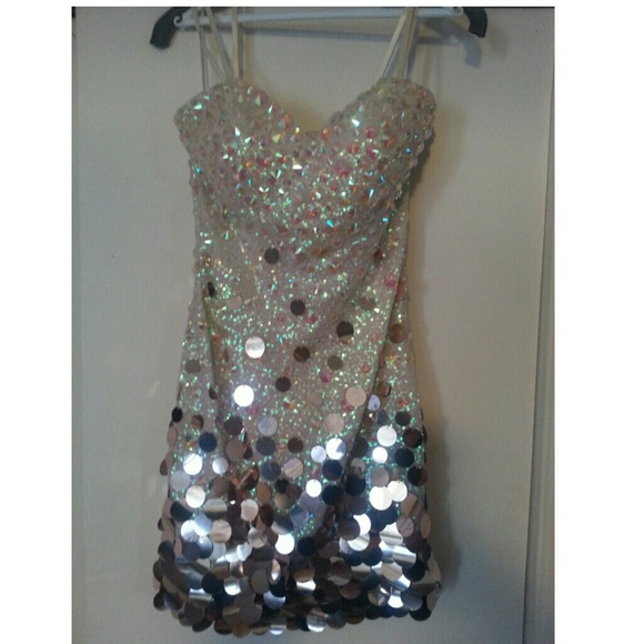 Champagne & Gold Formal Dress with gorgeous beads - Picture 1 of 4