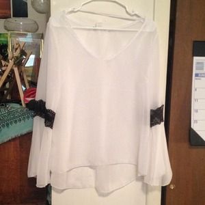 White lace bell sleeved shirt