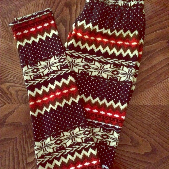 🚫SOLD on Craigslist 🚫Size M/L Nordic leggings