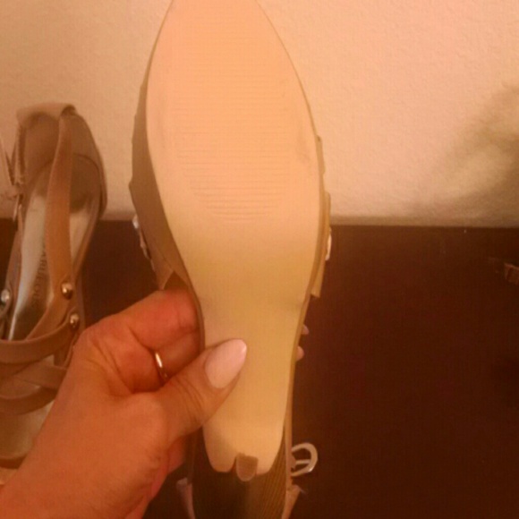 Sandals - Picture 2 of 3