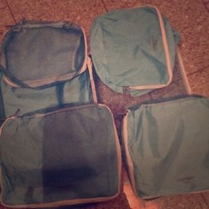 Travel cubes and earbud bundle!