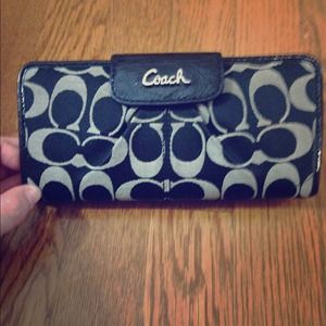 💯Coach black and gray Coach wallet
