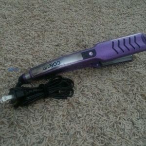 NWOB Conair wet to dry straightener