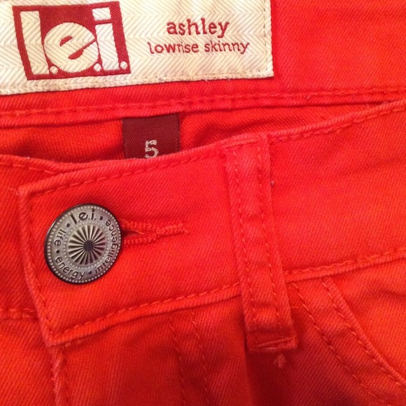 Red jeans - Picture 2 of 3