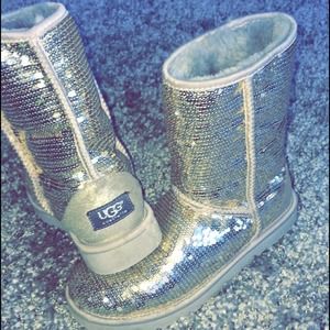 UGGS