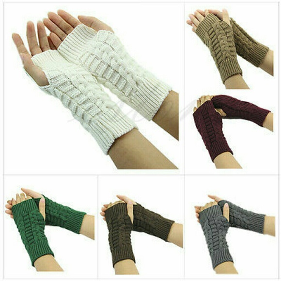 FINGERLESS KNIT GLOVES