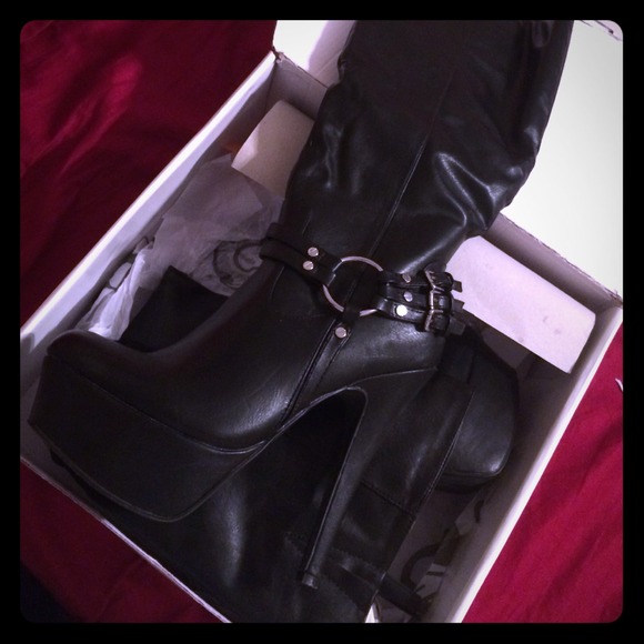 Shi boots
