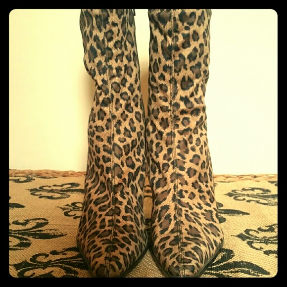 Fioni Leopard Ankle Boots