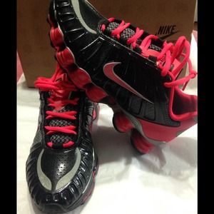 💥VERY RARE NIKE💥 Women's Running Shox