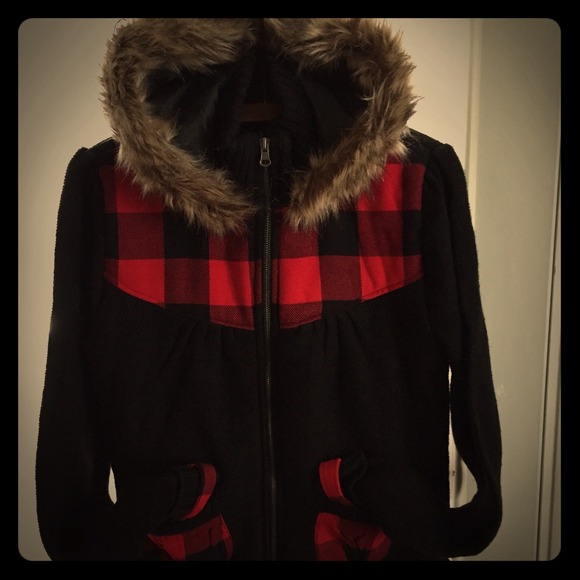 Adorable zip up sweater!