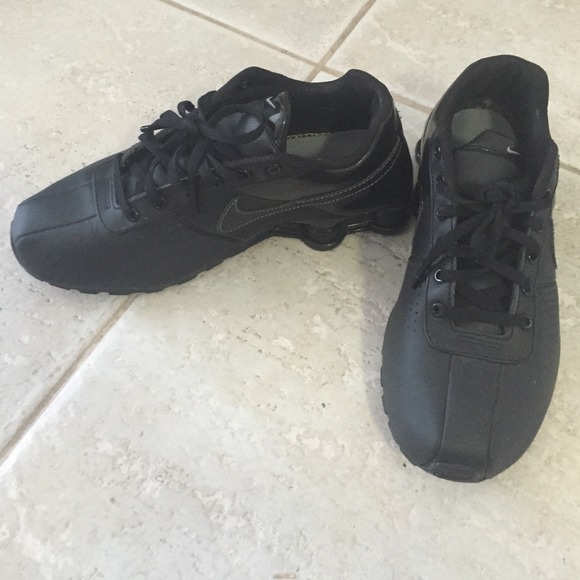 Shoes - Black nike shox