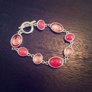** BUNDLED BOGO!! The Limited shades of red et