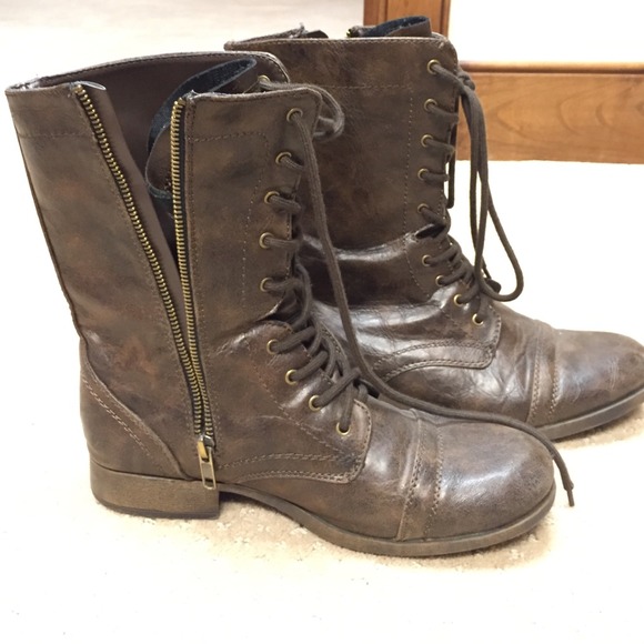 Combat boots