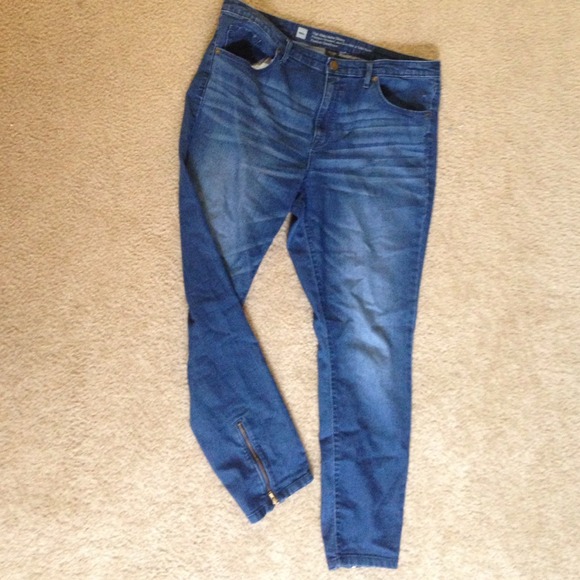 High waisted jeans