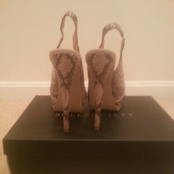Slingback Pumps - Picture 2 of 3