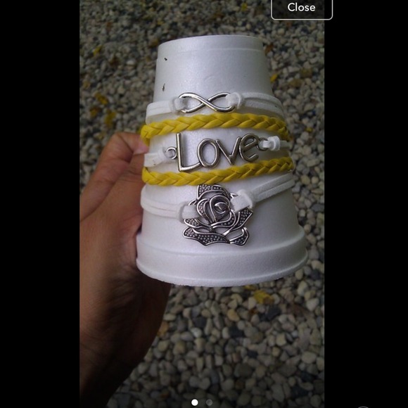 White love flower bracelet