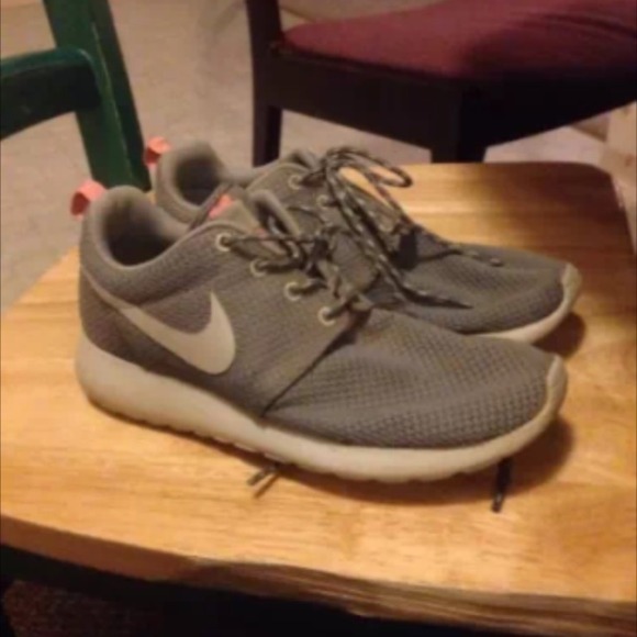 *reserved* Nike Roshe Runs