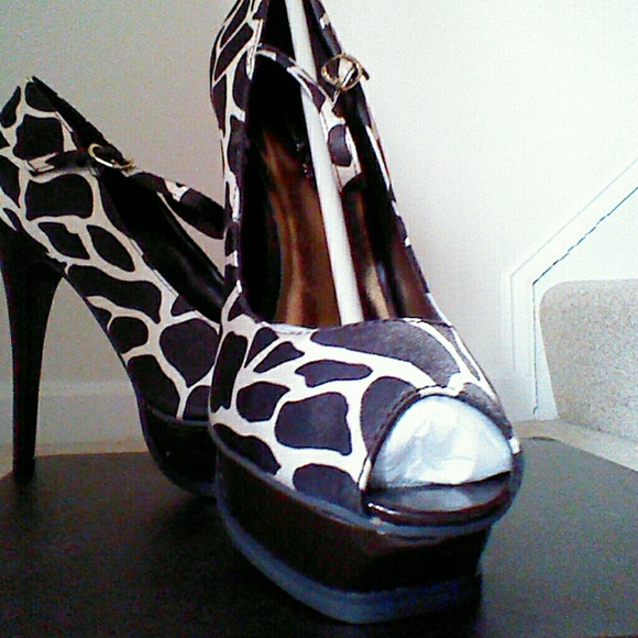 Stilettos - Picture 3 of 4