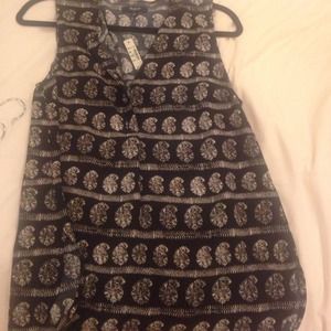 Long pattern shirt no sleeves