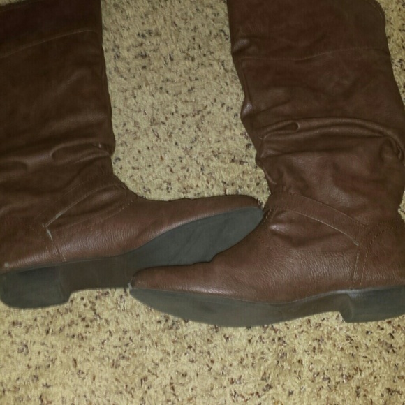 Brown boots - Picture 4 of 4