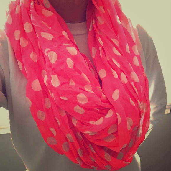 NWOT gorgeous infinity scarf