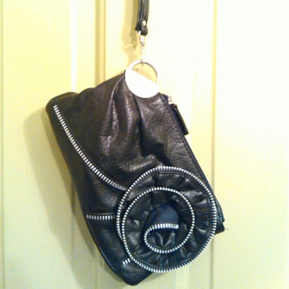 Black zipper flower faux leather clutch purse