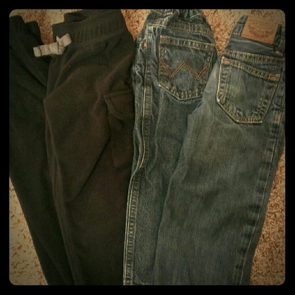 Boys gap jeans and carters sweatpants bundle - Picture 1 of 4