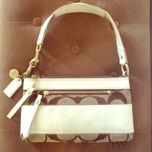 Small signature coach handbag