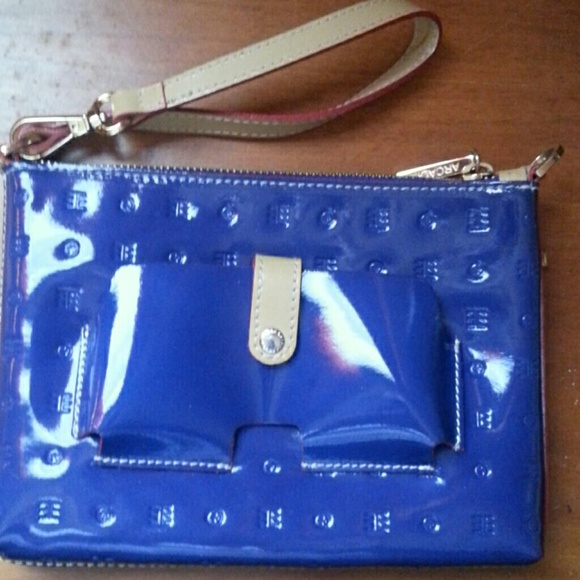 Arcadia phone wristlet