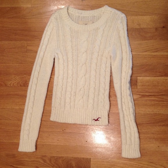 hollister cable knit sweater